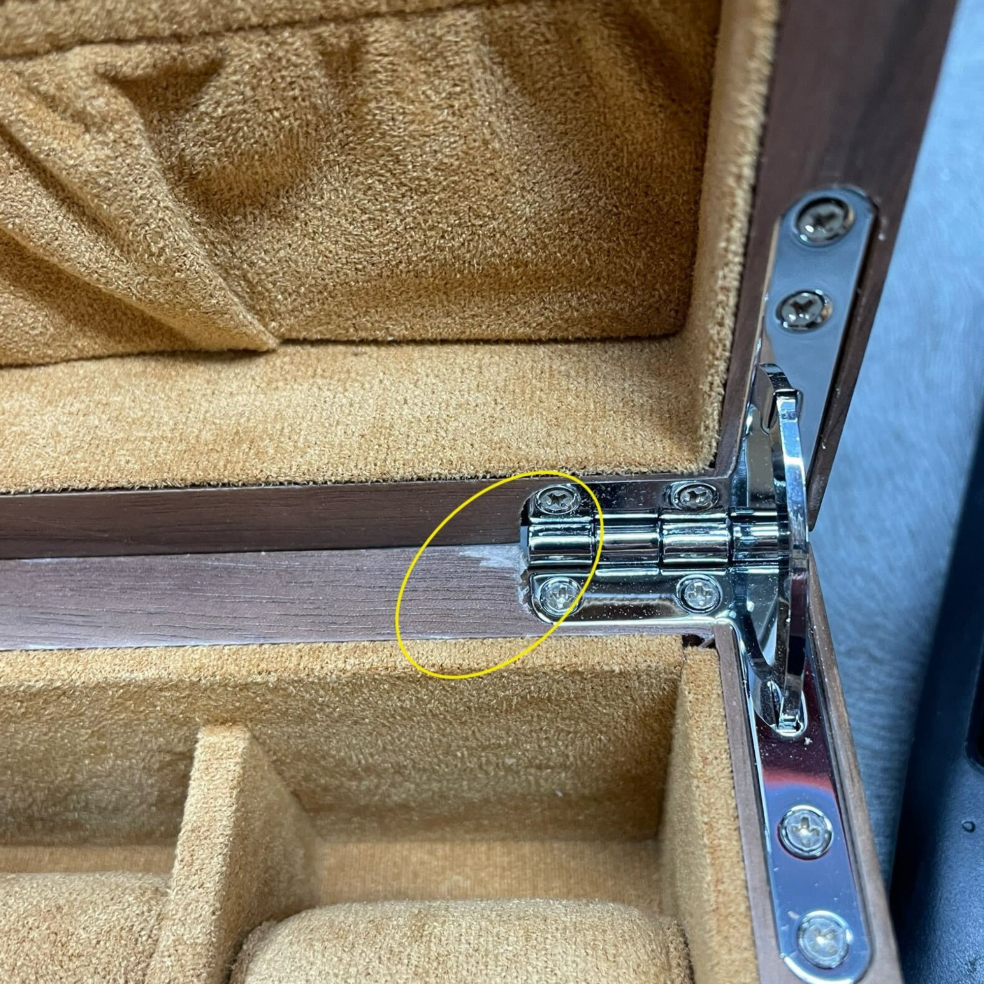 Seconds - Walnut Wooden Watch Box for 5 Watches (A)