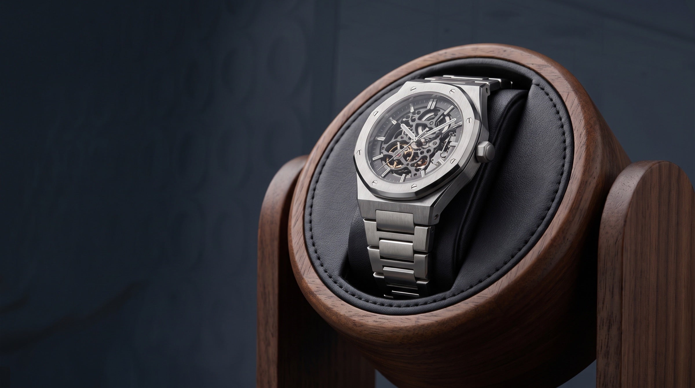 Uhrenbeweger-TPD-Datenbank: Umdrehungen pro Tag und Aufzugsrichtung