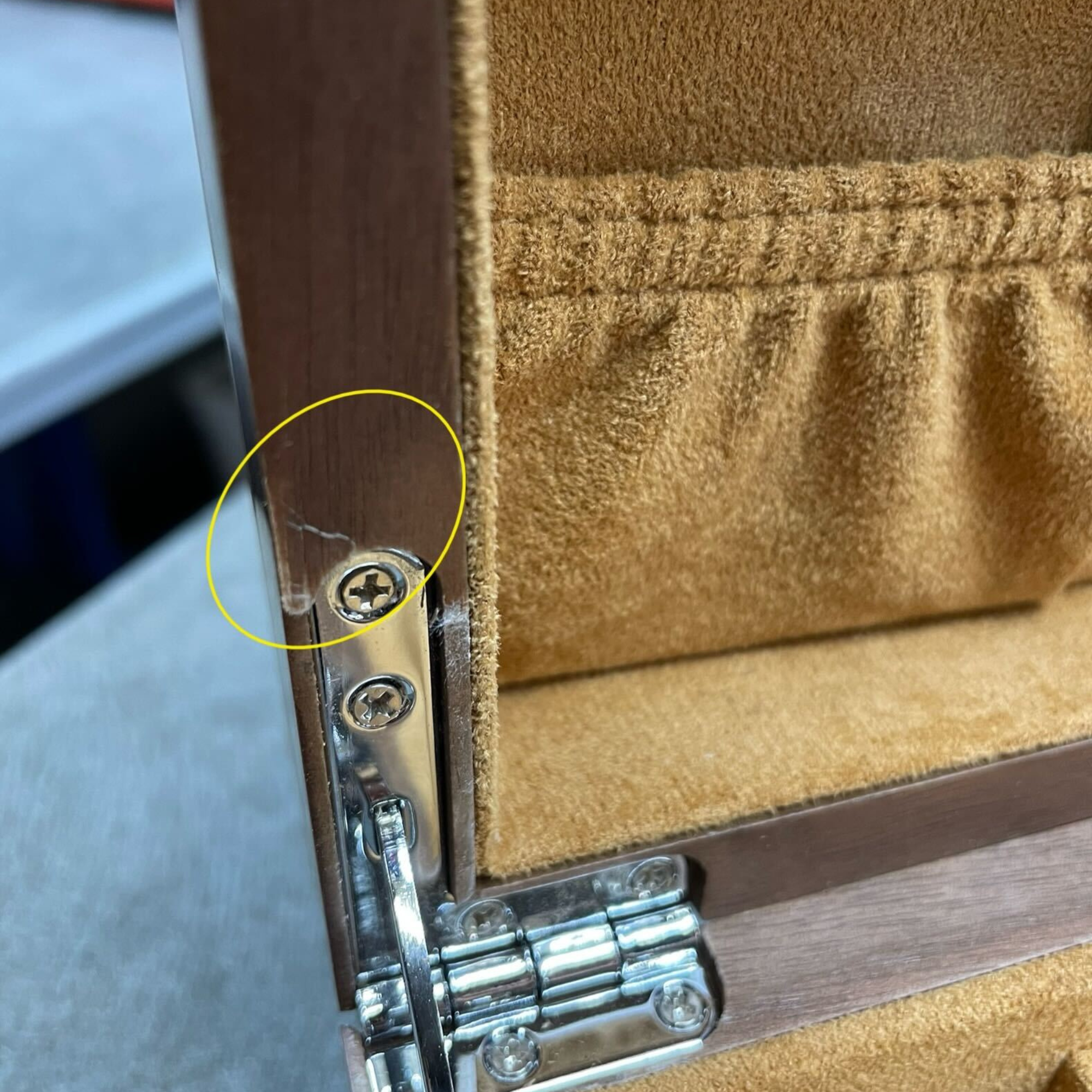 Seconds - Walnut Wooden Watch Box for 5 Watches (A)